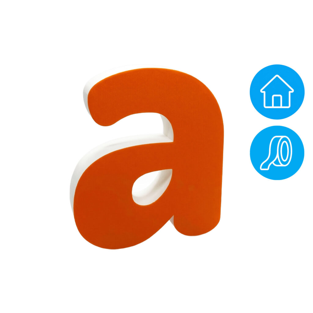 Letras de dos colores para branding interior